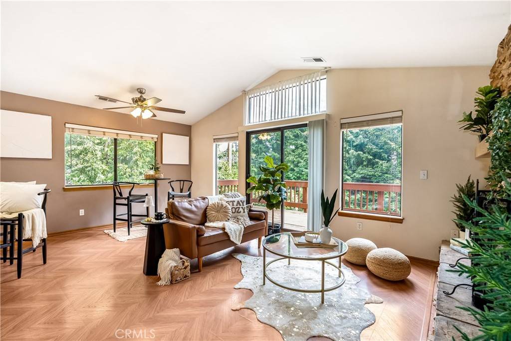 Twin Peaks, CA 92391,862 Strawberry Peak RD