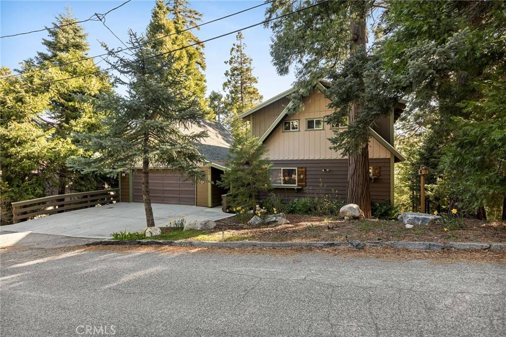 Lake Arrowhead, CA 92352,229 Chippewa LN