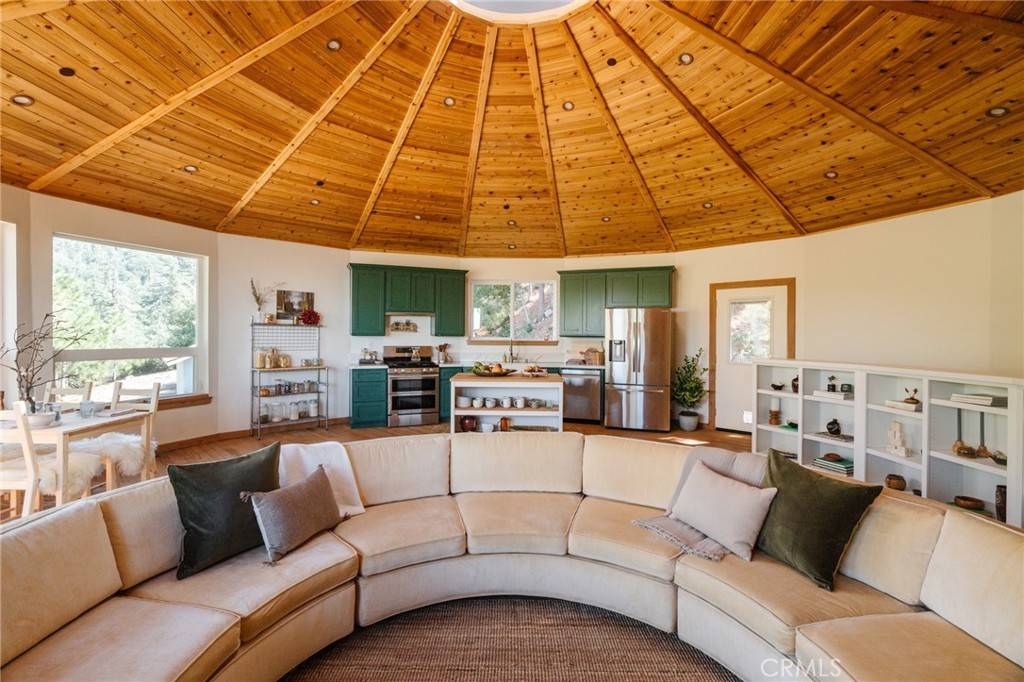 Crestline, CA 92325,721 Chillon DR