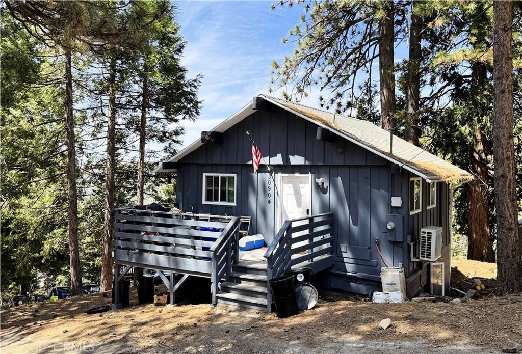 Running Springs, CA 92382,30904 Live Oak DR