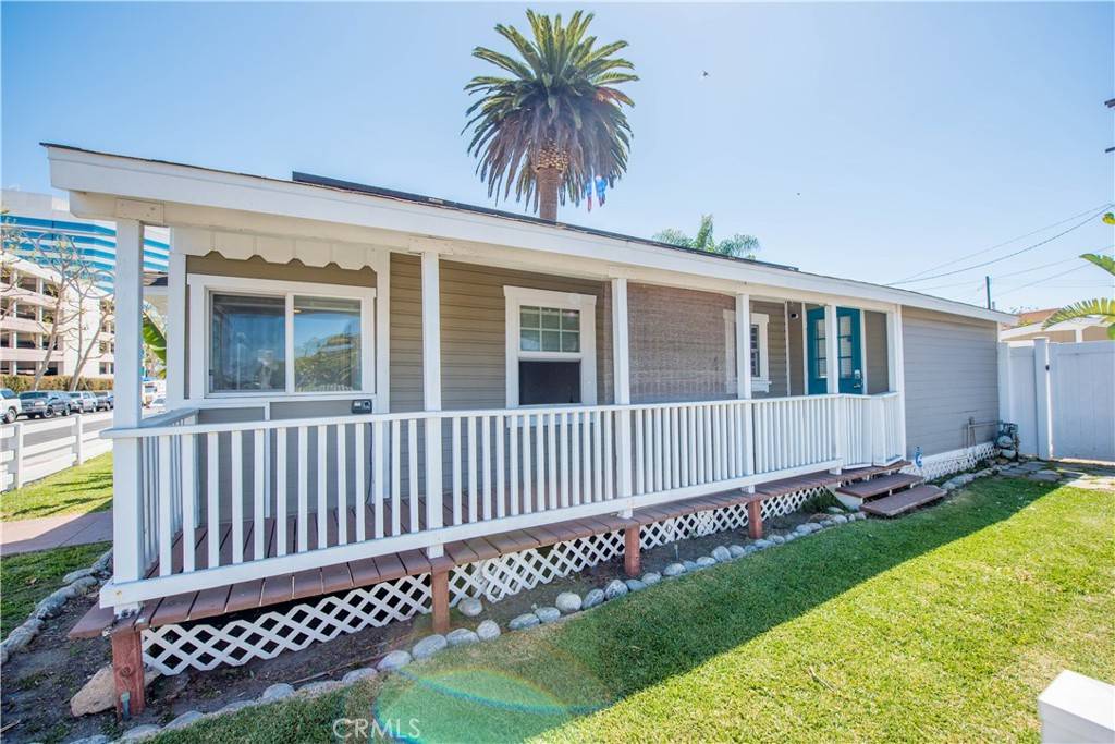 Huntington Beach, CA 92647,7822 Sycamore DR