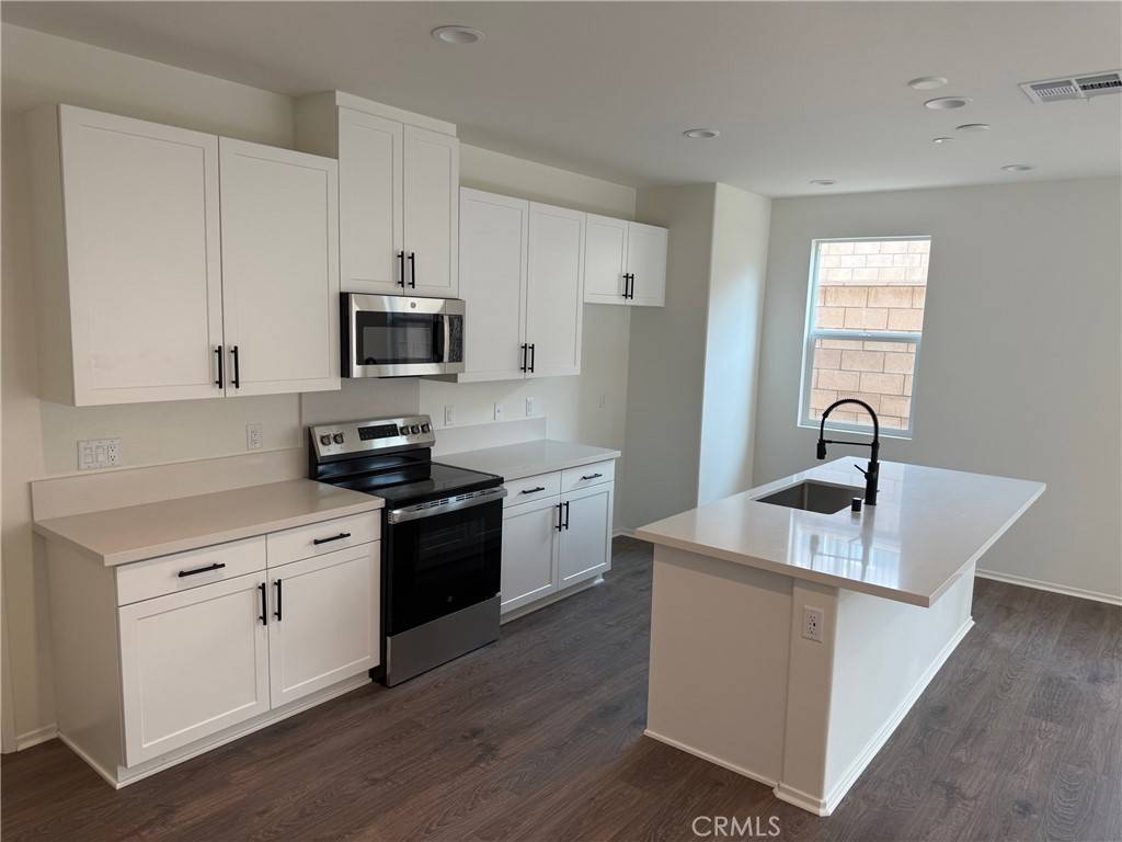 San Bernardino, CA 92346,2261 Baldridge Canyon CT