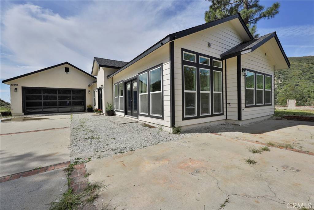 San Bernardino, CA 92404,23695 Hillview RD