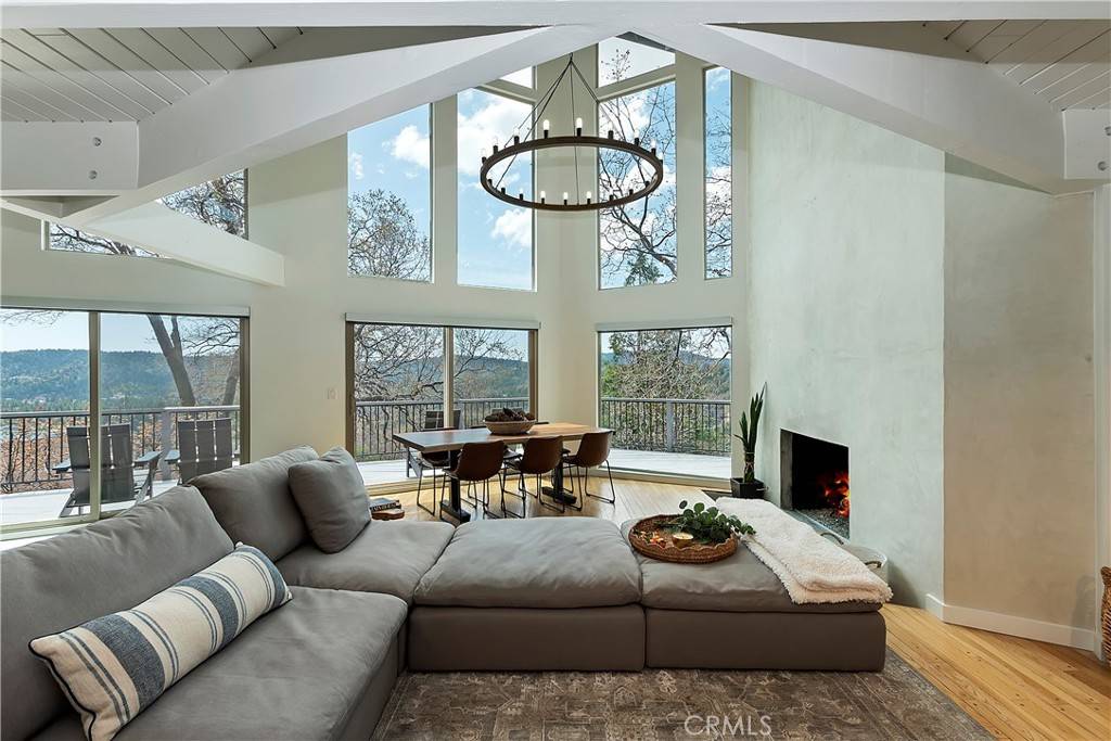 Lake Arrowhead, CA 92352,27637 St Bernard LN