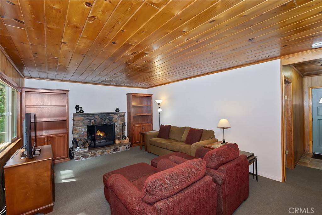 Cedarpines Park, CA 92322,408 Hartman CIR