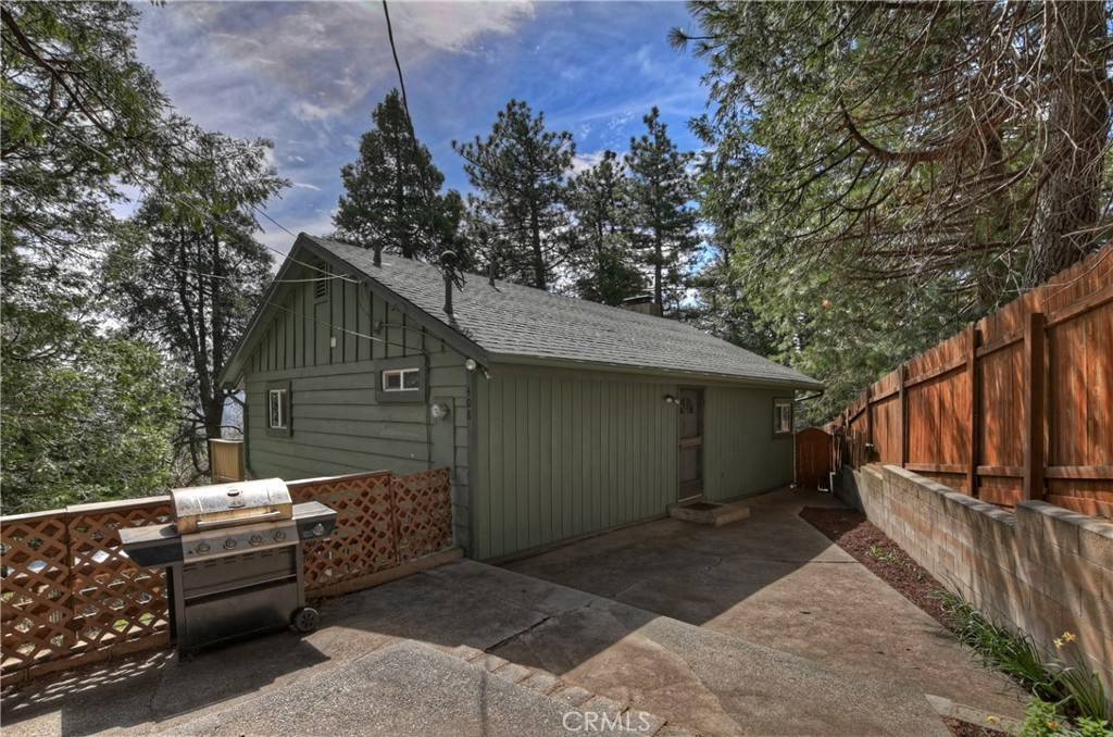 Cedarpines Park, CA 92322,408 Hartman CIR