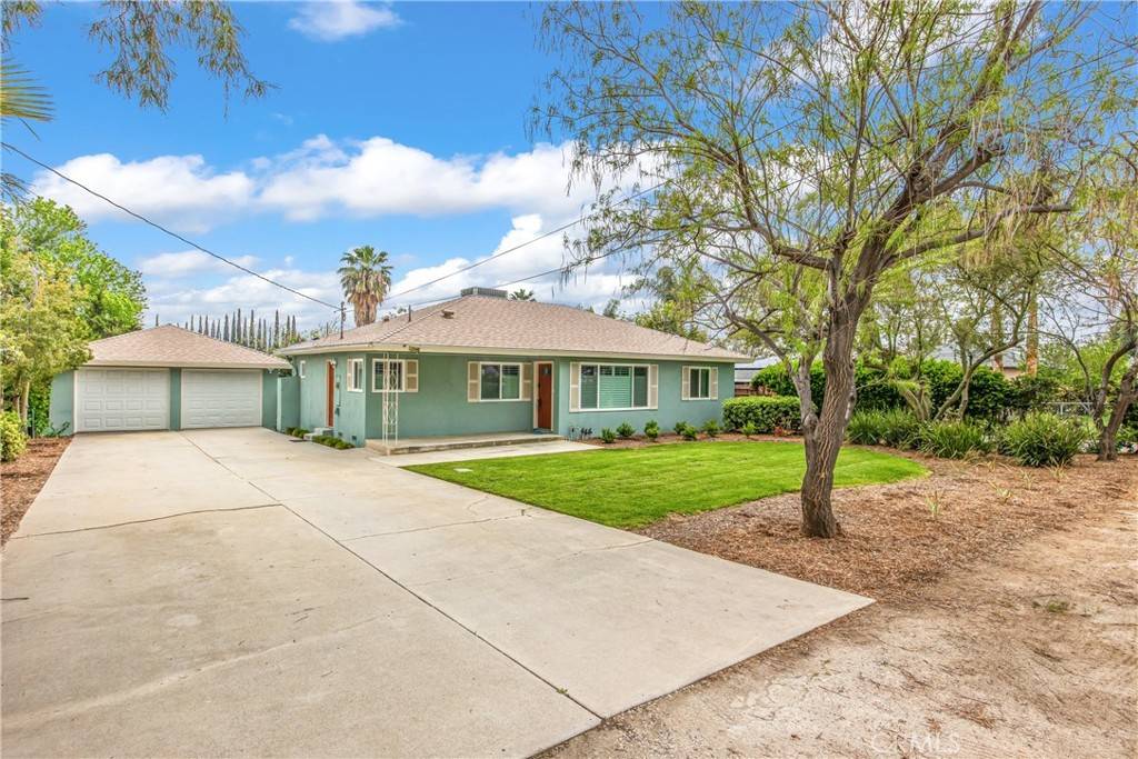 Yucaipa, CA 92399,32549 Avenue E