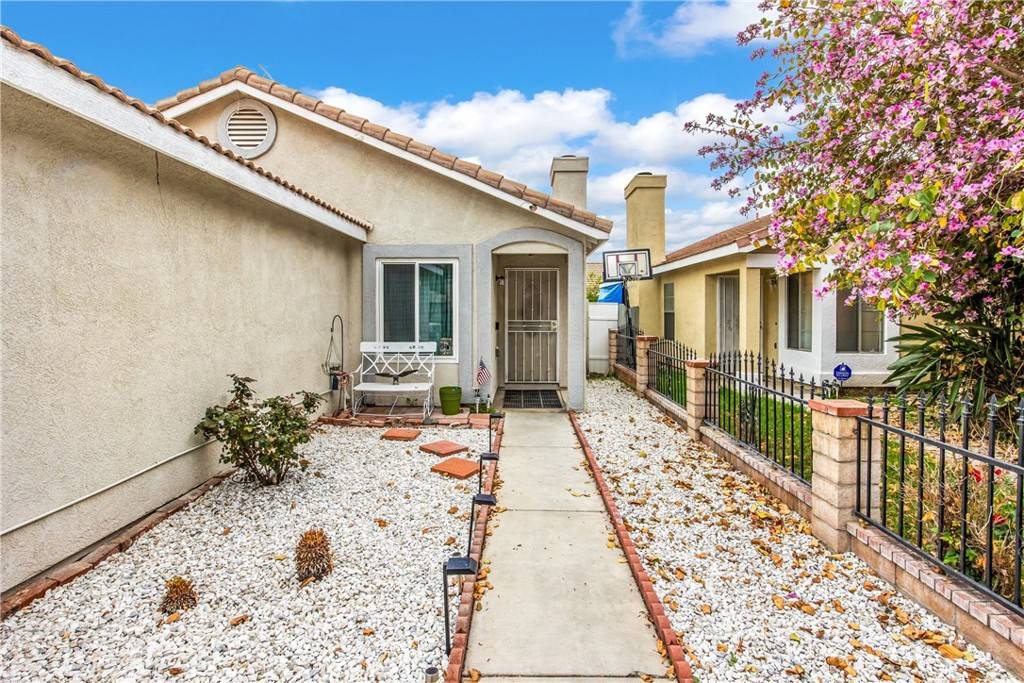 Colton, CA 92324,916 Award DR