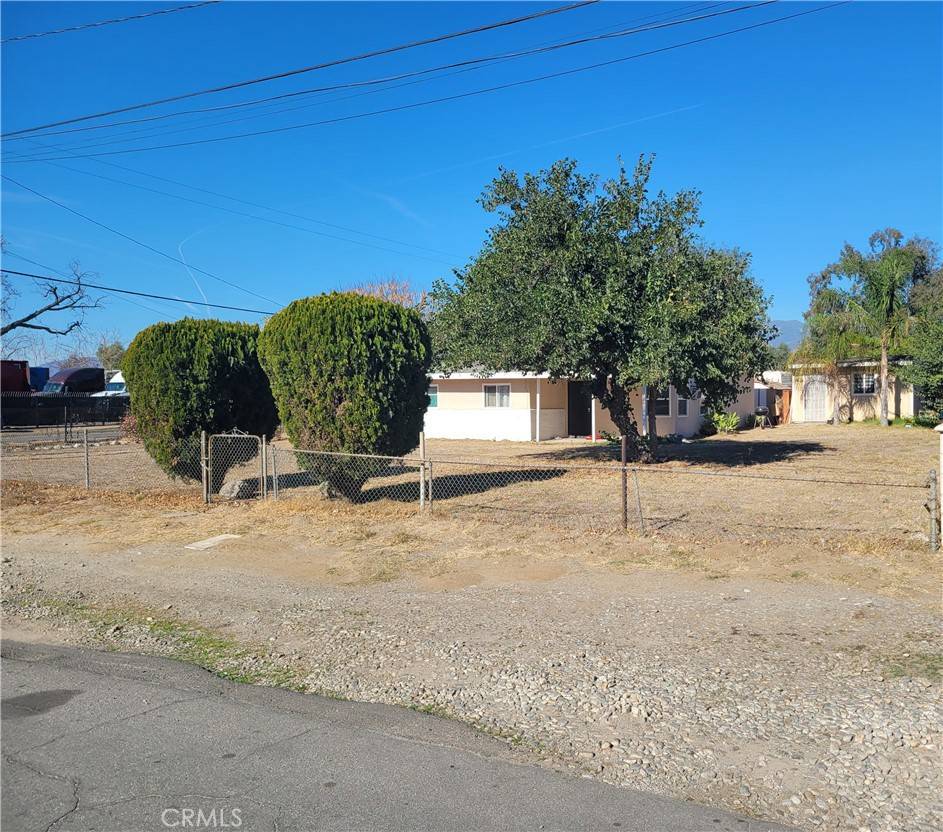 Fontana, CA 92335,15114 Washington DR