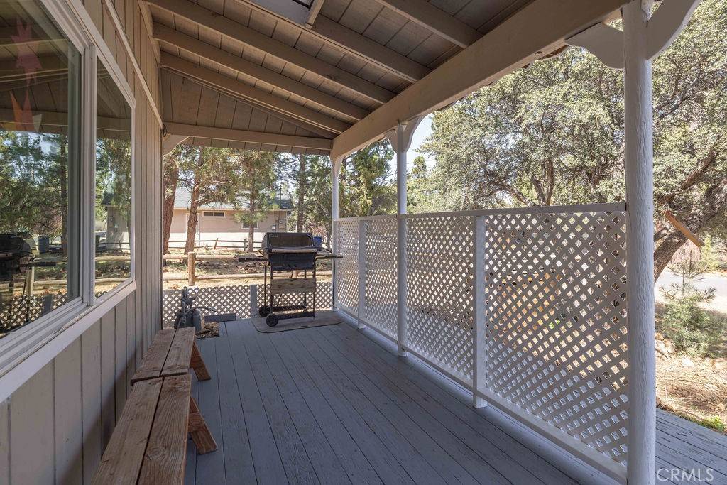 Sugarloaf, CA 92386,550 Pine LN