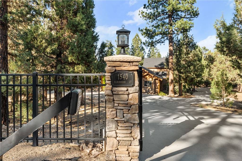 Big Bear City, CA 92314,1540 Alderwood CT