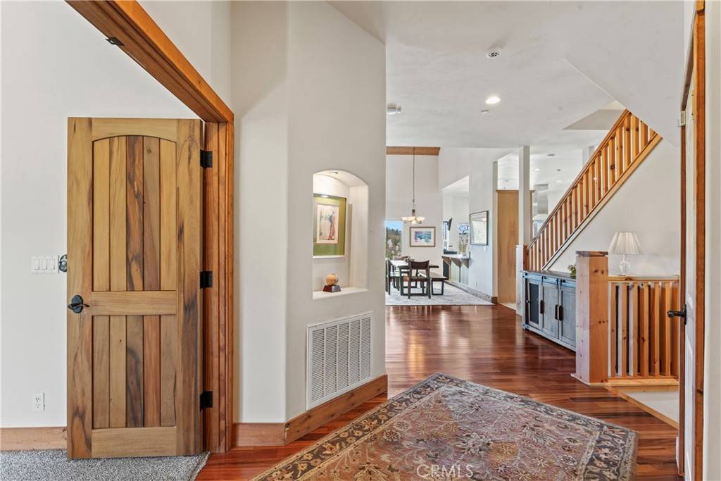 Lake Arrowhead, CA 92352,1305 Montreal DR