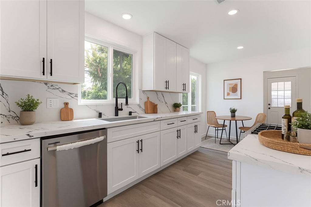 San Bernardino, CA 92404,1233 Oakhurst DR