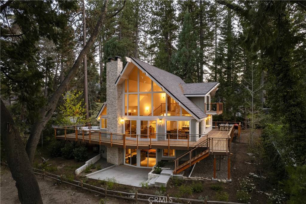 Lake Arrowhead, CA 92352,468 Sky View Ridge DR