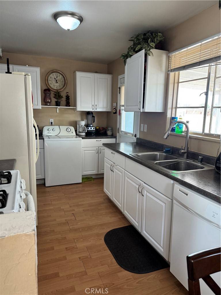 Victorville, CA 92395,15059 Del Rey DR
