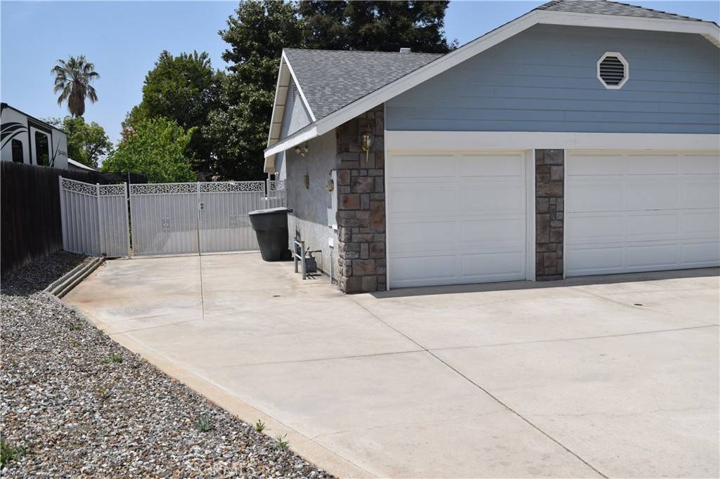 Redlands, CA 92374,102 Klamath ST