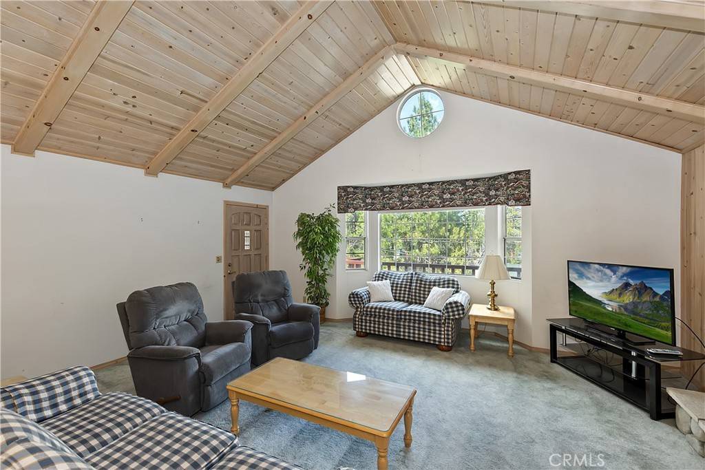 Big Bear Lake, CA 92315,40283 Lakeview DR