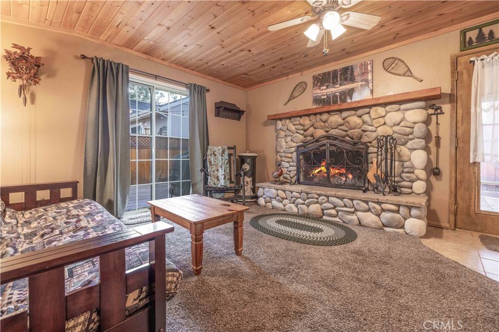 Sugarloaf, CA 92386,44361 Silver Pine RD