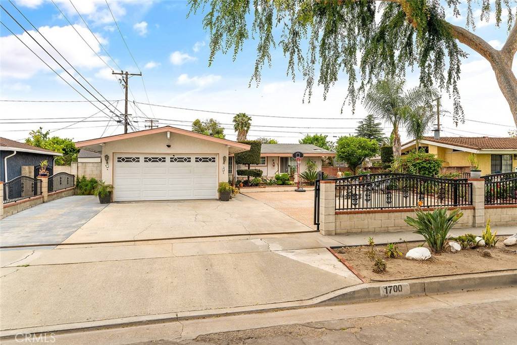 Fullerton, CA 92833,1700 W Elm AVE