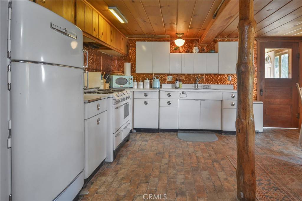 Green Valley Lake, CA 92341,33867 Cedar Oak LN