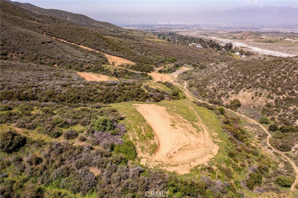 Mentone, CA 92359,3 Plummers LN