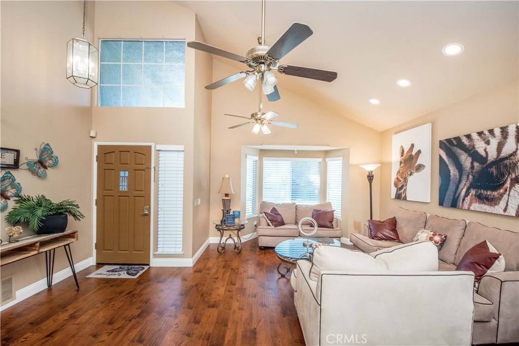 Corona, CA 92882,3251 Mountainside DR