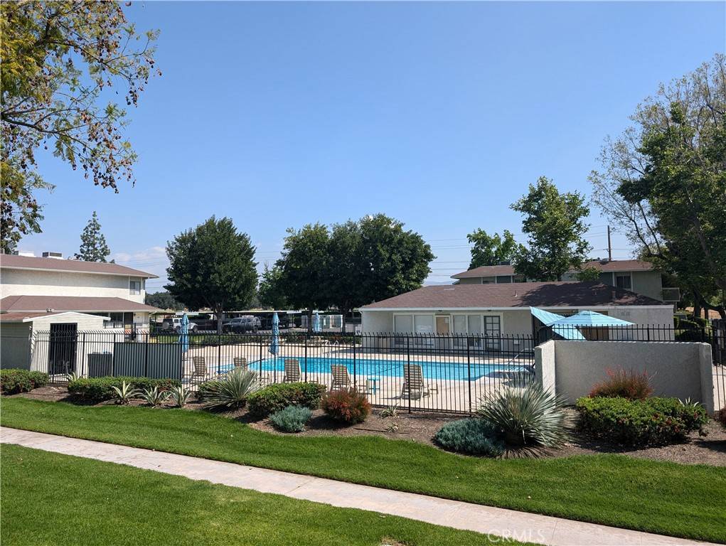 Redlands, CA 92373,26200 Redlands BLVD