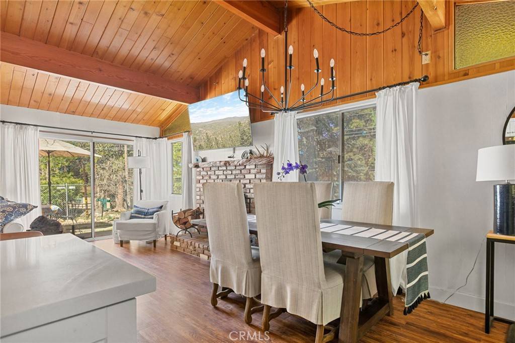 Running Springs, CA 92382,2511 Catalina DR