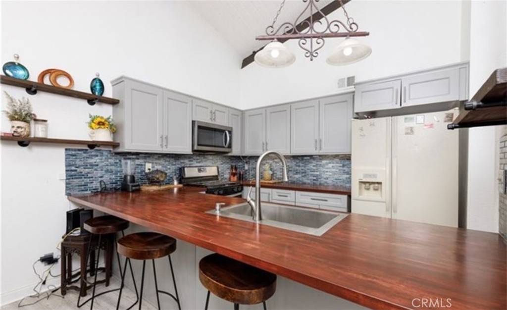 Twin Peaks, CA 92391,872 Sierra Vista DR #10