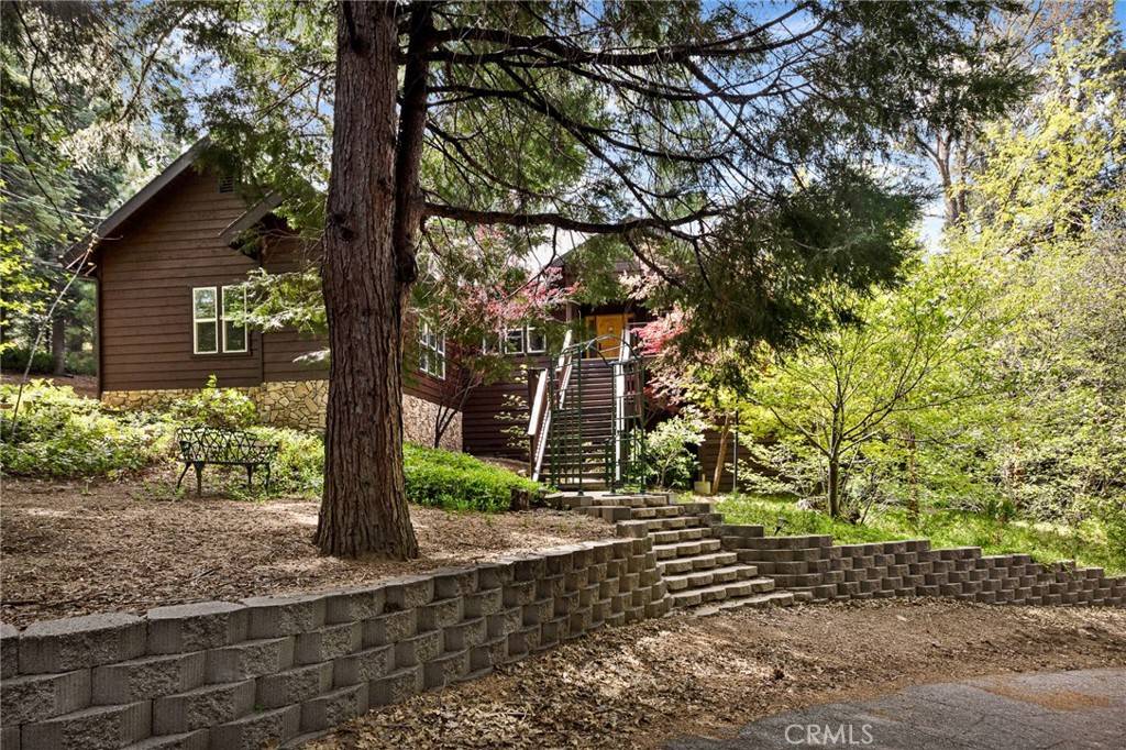 Blue Jay, CA 92317,523 Dogwood Canyon RD