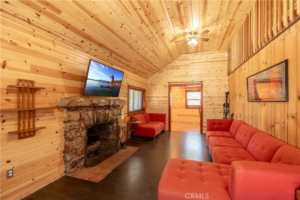 Big Bear Lake, CA 92315,344 Edgemoor RD