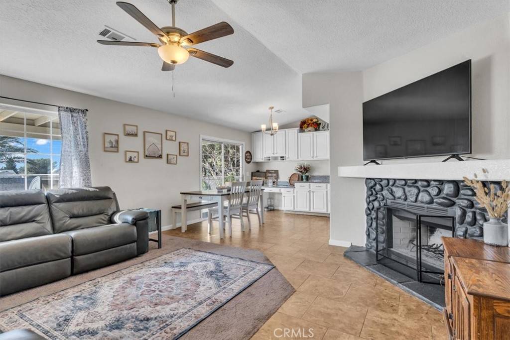 Hesperia, CA 92345,17660 Seaforth ST