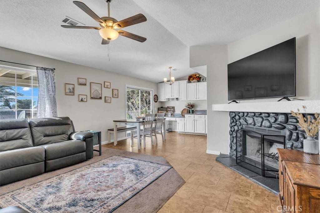 Hesperia, CA 92345,17660 Seaforth ST