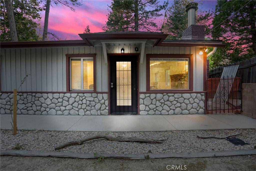 Running Springs, CA 92382,32159 Cove CIR