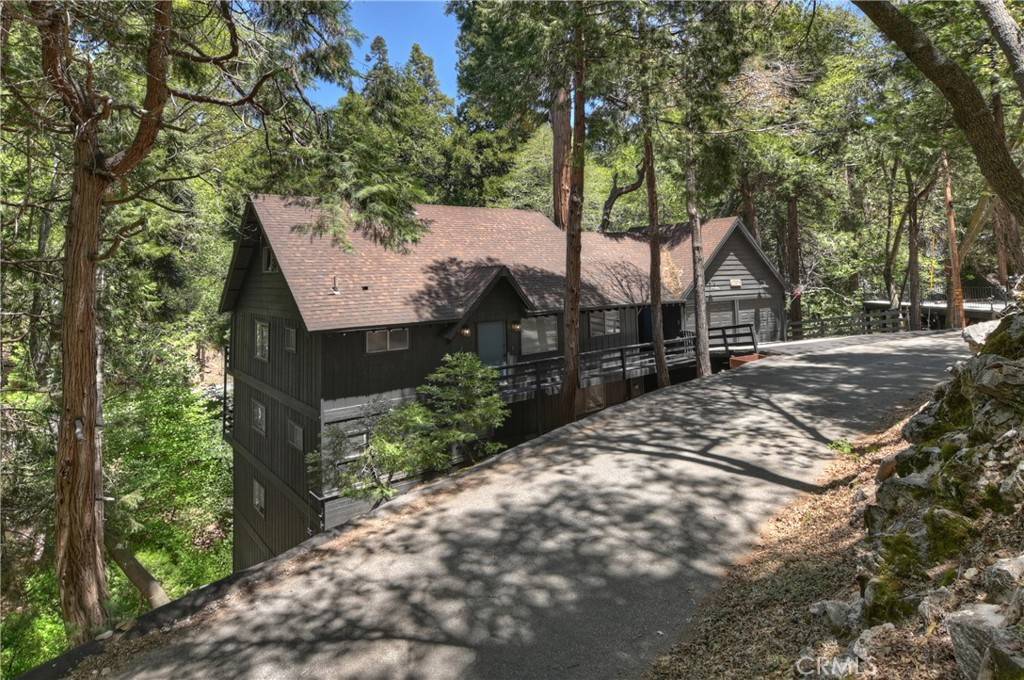 Lake Arrowhead, CA 92352,309 Golden LN