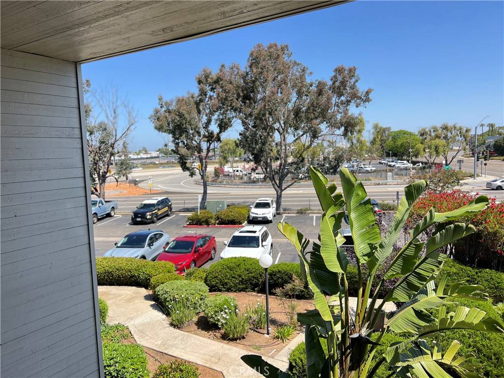San Diego, CA 92123,4540 Kearny Villa RD #204