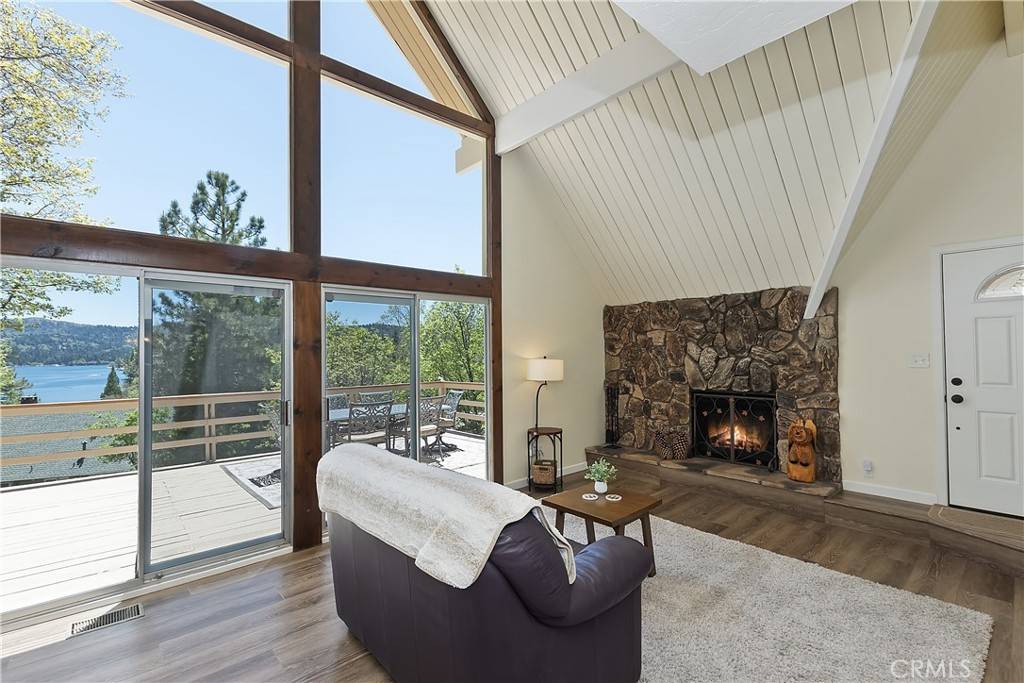 Lake Arrowhead, CA 92352,27559 North Bay