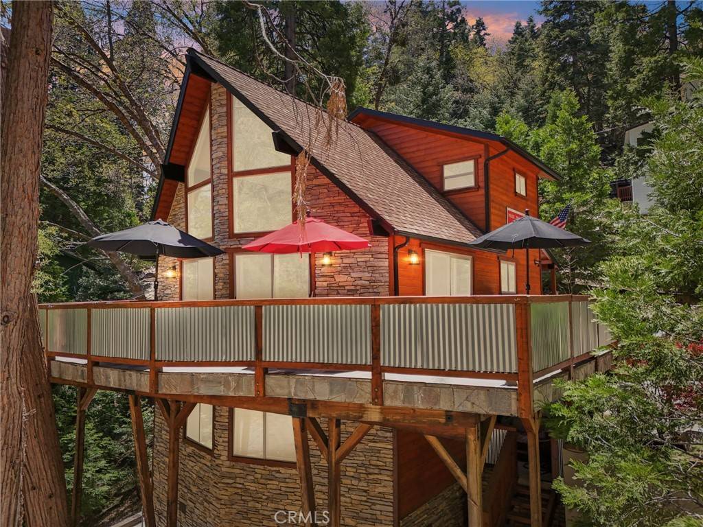 Twin Peaks, CA 92391,385 Iris DR