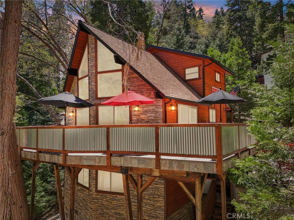 Twin Peaks, CA 92391,385 Iris DR