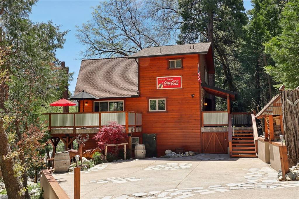 Twin Peaks, CA 92391,385 Iris DR