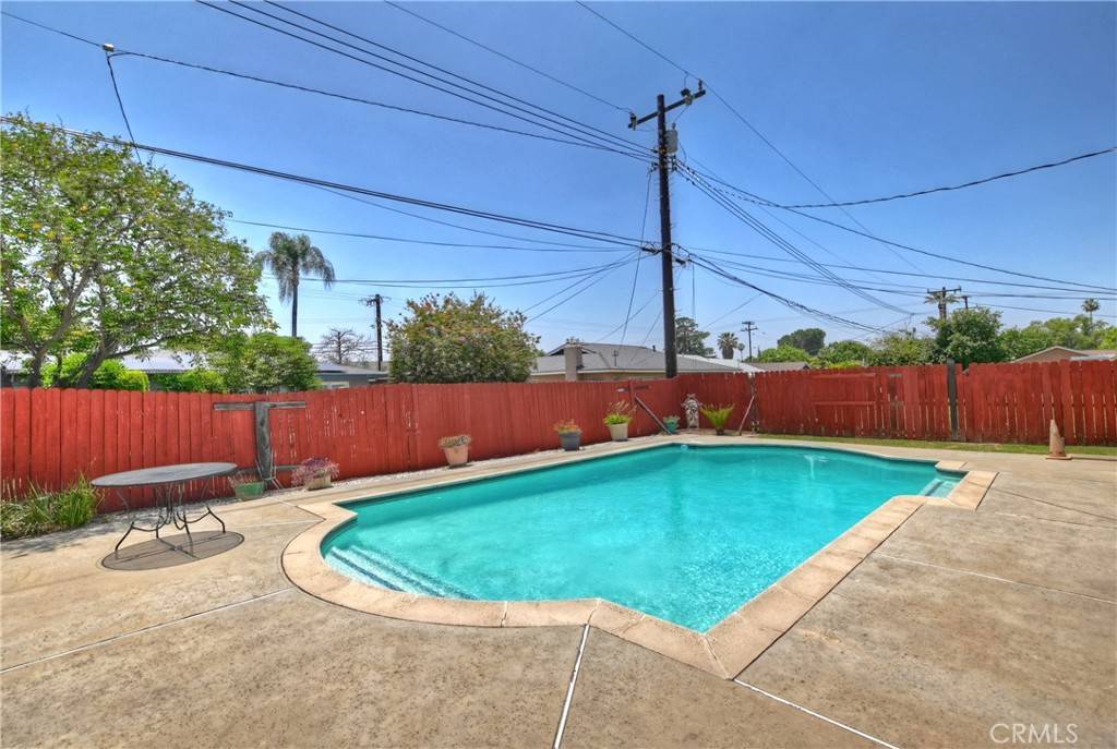 San Bernardino, CA 92404,1255 E 25th ST