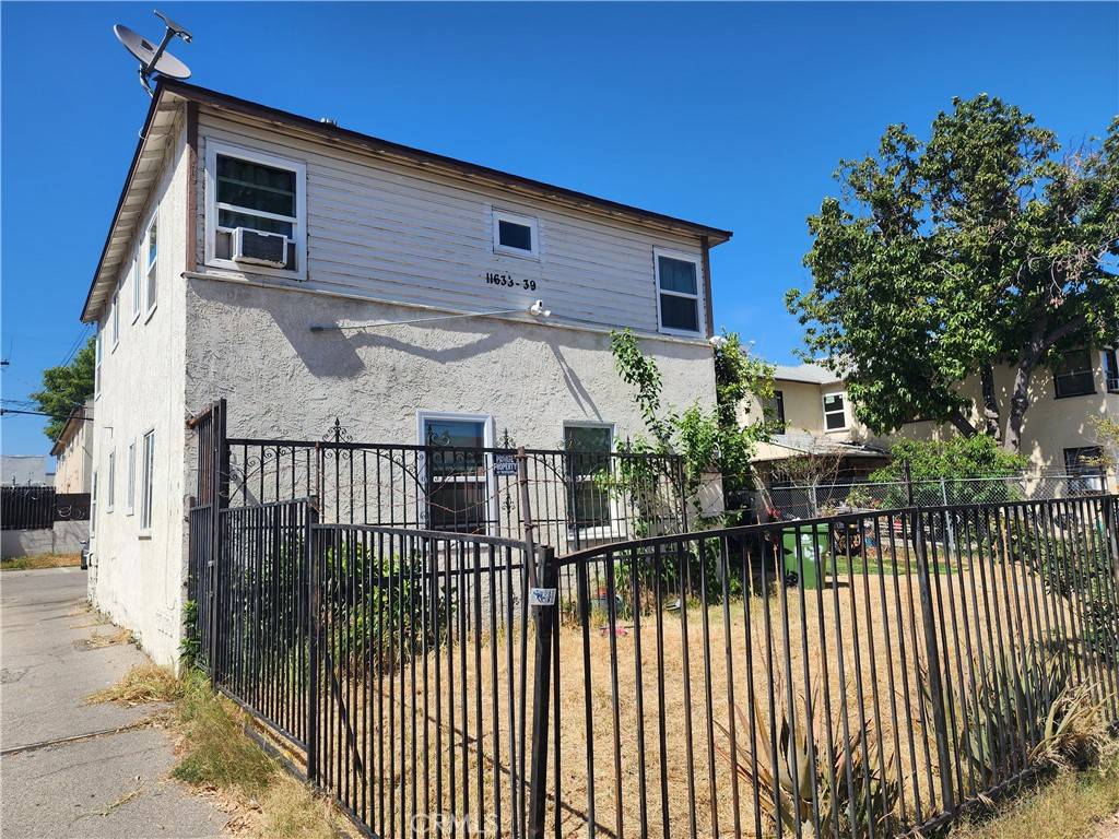 North Hollywood, CA 91606,11633 Friar ST