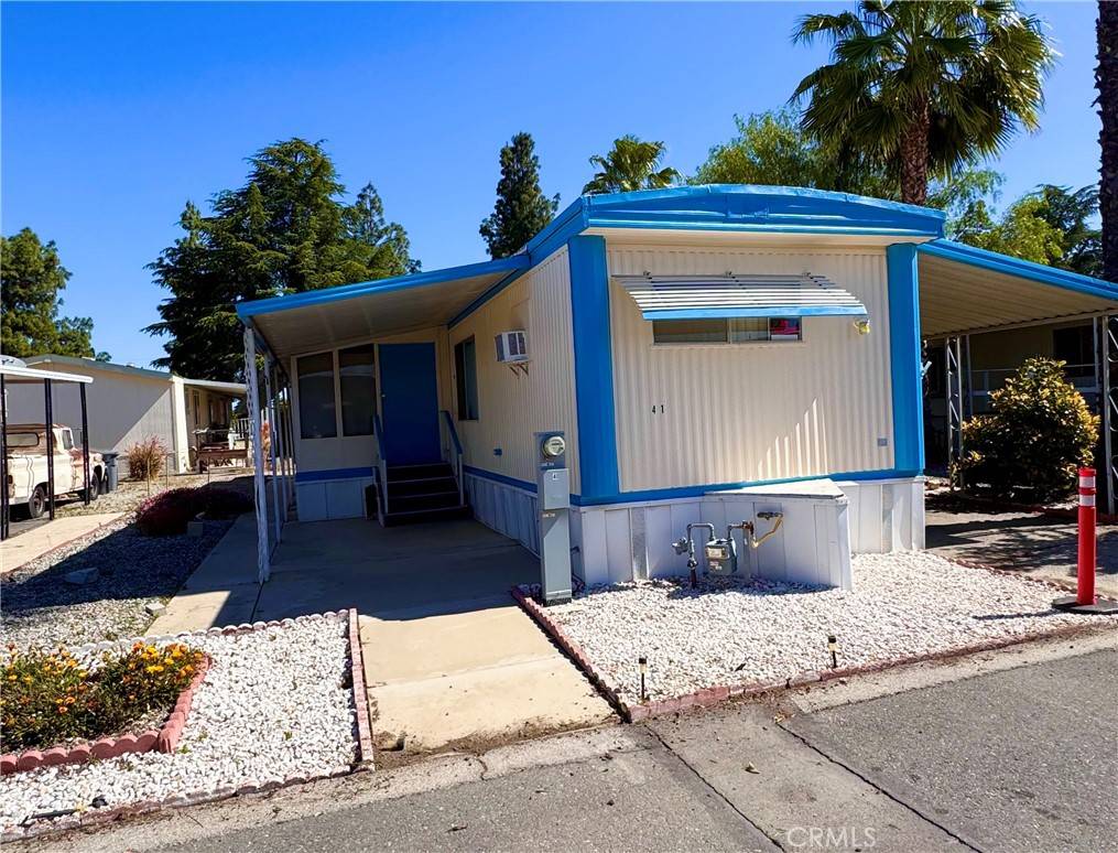 Hemet, CA 91743,725 W Thornton