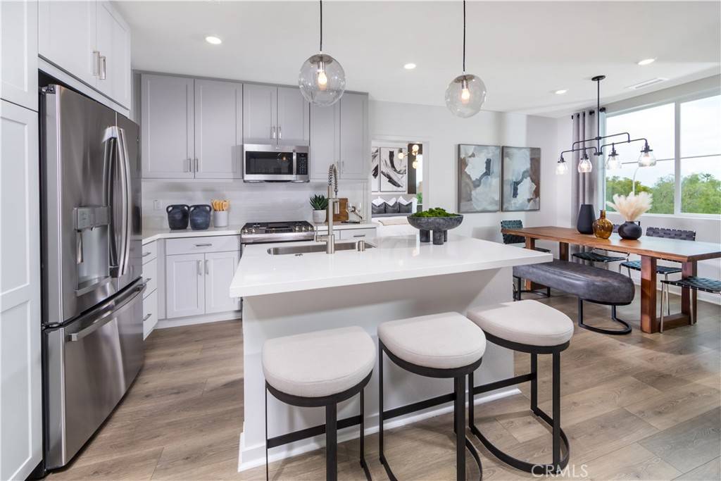 Ontario, CA 91764,960 N Tangent Privado #302