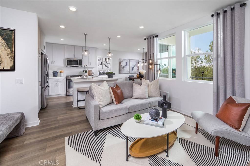 Ontario, CA 91764,960 N Tangent Privado #302