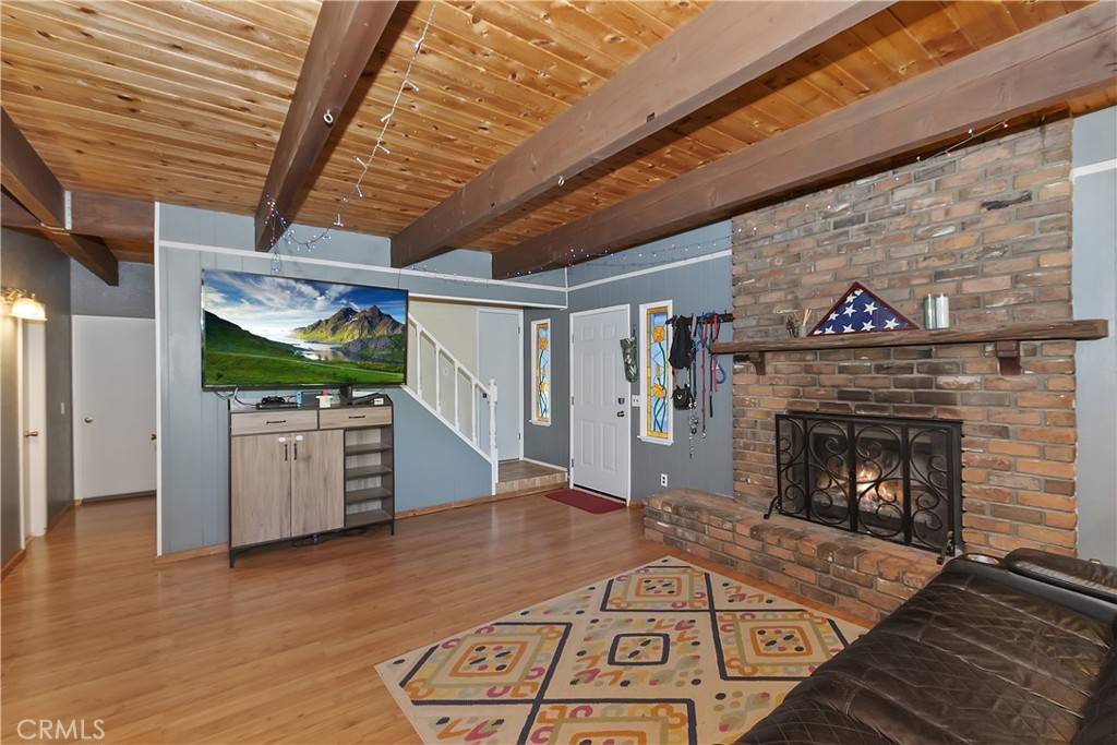 Crestline, CA 92325,197 Weisshorn DR
