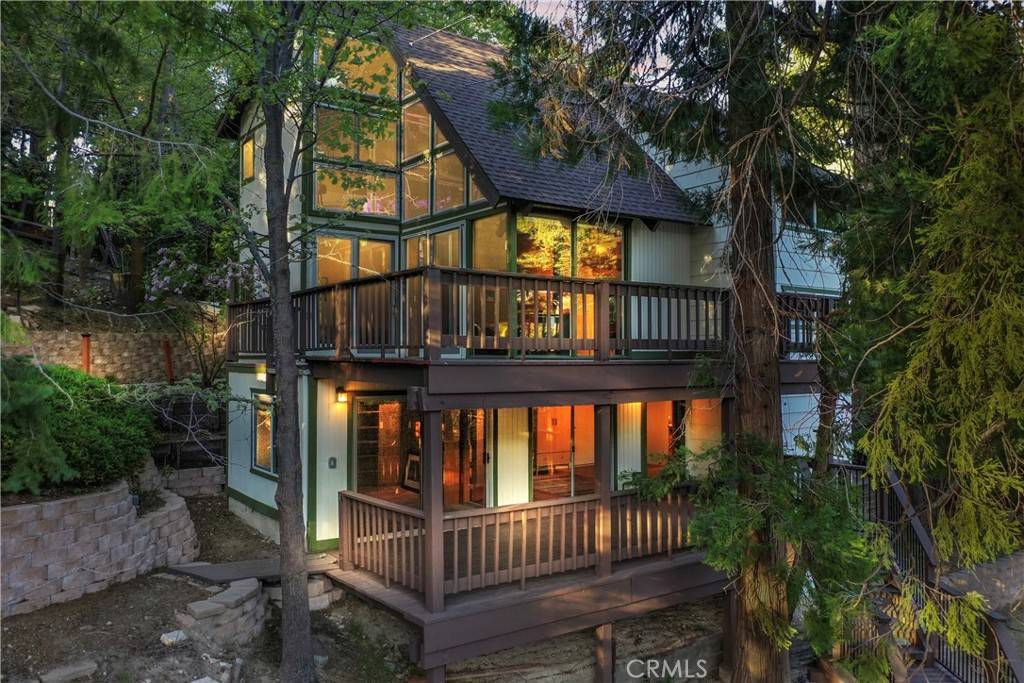 Lake Arrowhead, CA 92352,217 Crest CIR