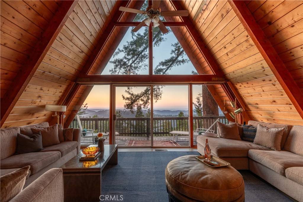 Crestline, CA 92325,24032 Skyland DR