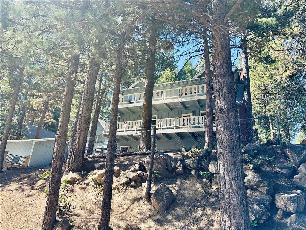 Running Springs, CA 92382,31506 Circle View DR