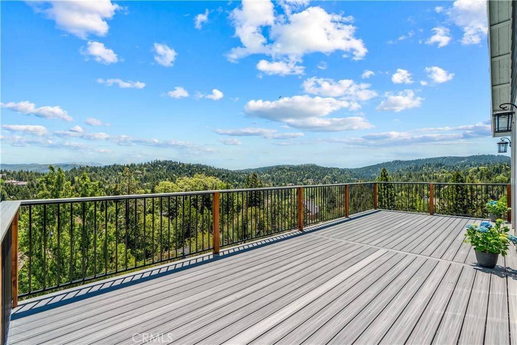 Lake Arrowhead, CA 92352,851 Madera LN